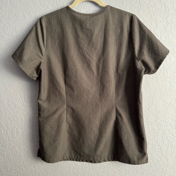 Figs Men’s One Pocket Short Sleeve Scrub Top - Picture 7 of 8